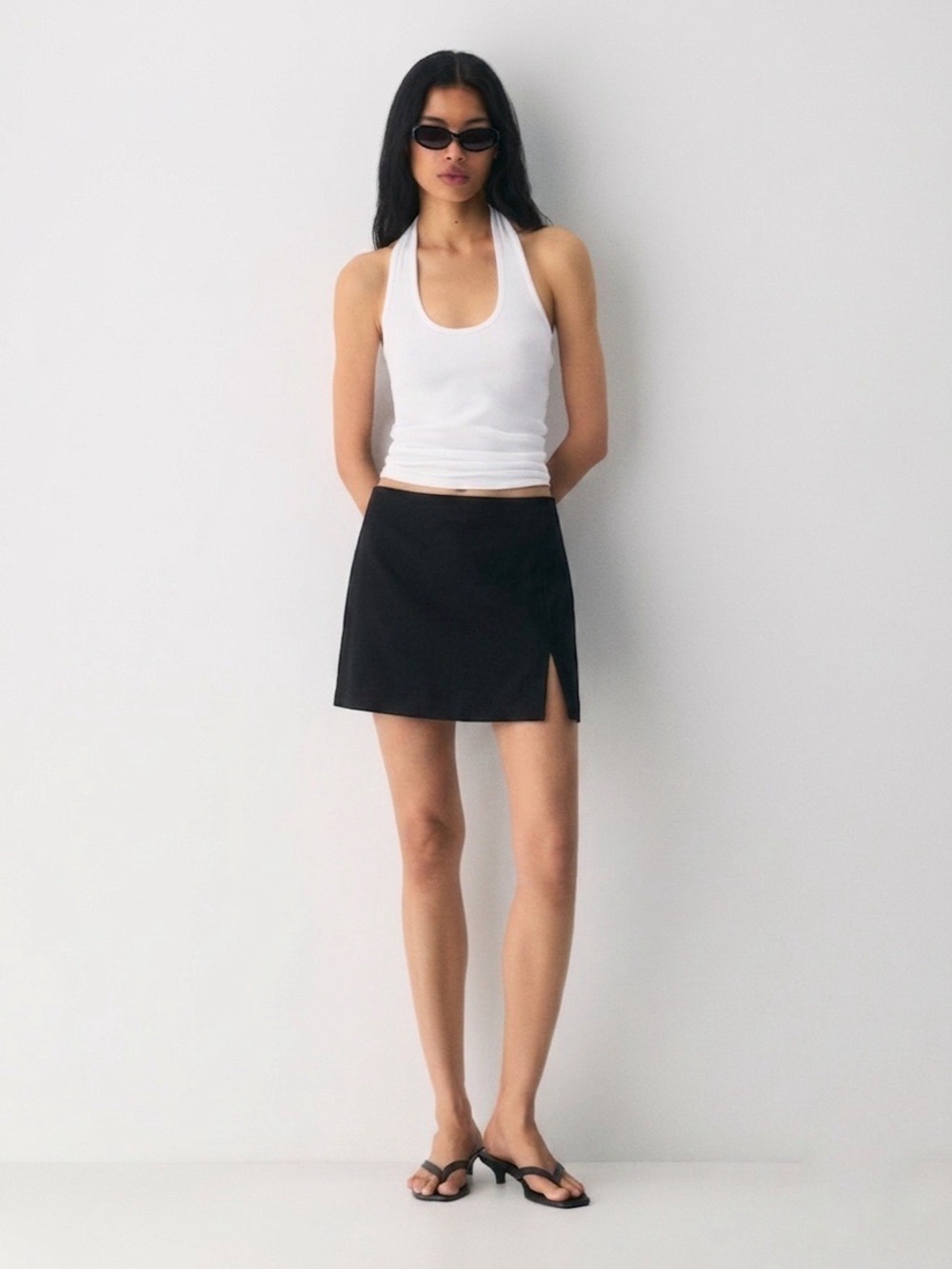 053 SUNDAY BEST Aritzia Women's Tatiana Twill A-Line Mini Skirt - Black, Sz 8